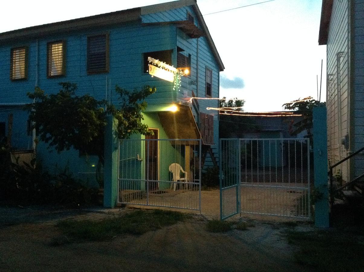 Placencia Hostel Luaran gambar