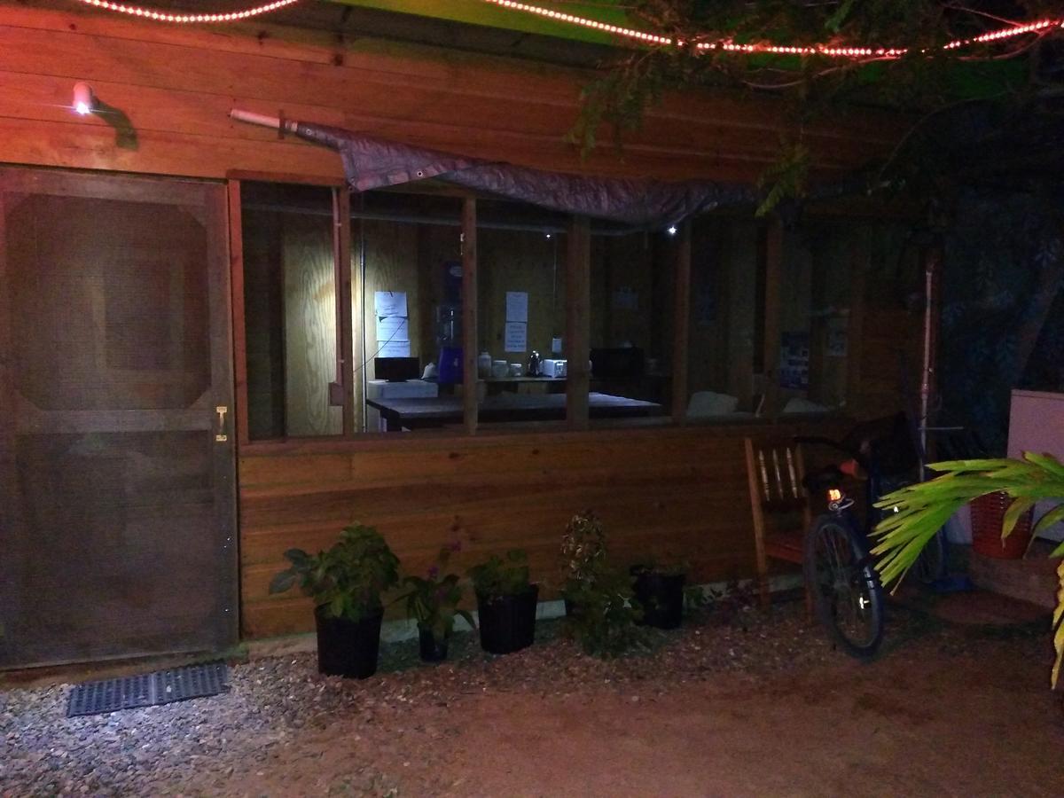 Placencia Hostel Luaran gambar